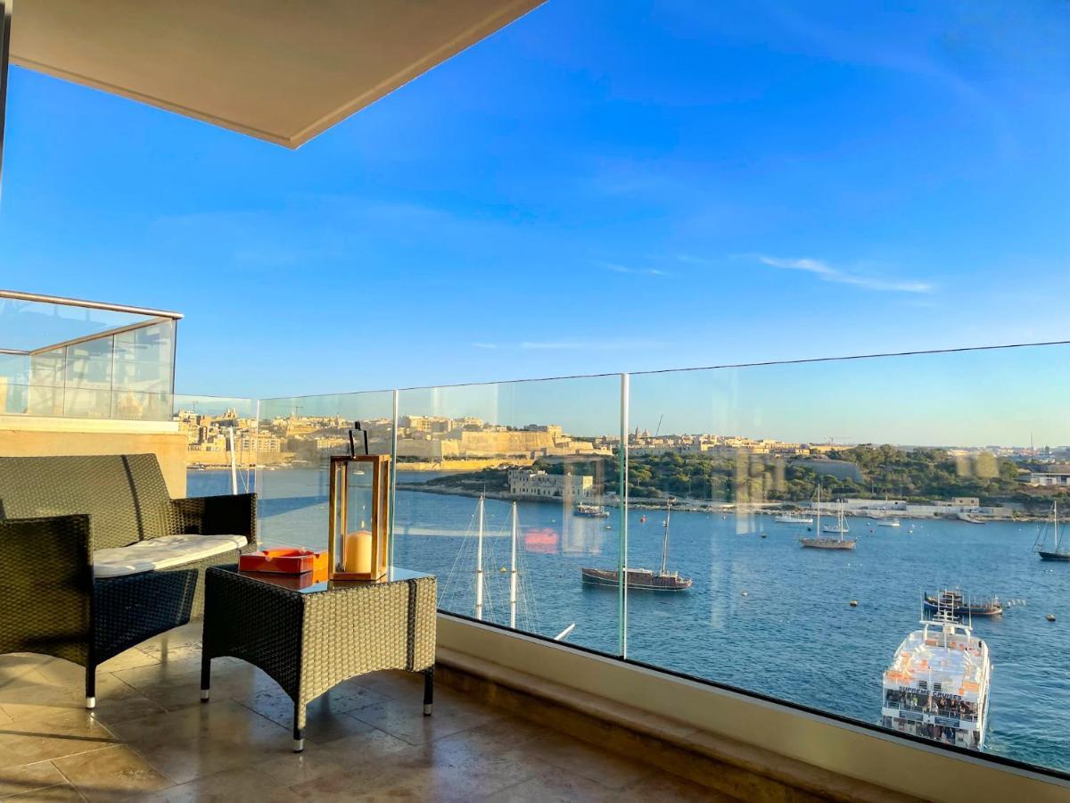 Unique Seafront Triplex Penthouse With Panoramic Bedroom & Rooftop Jacuzzi Overlooking Valletta สลีมา ภายนอก รูปภาพ