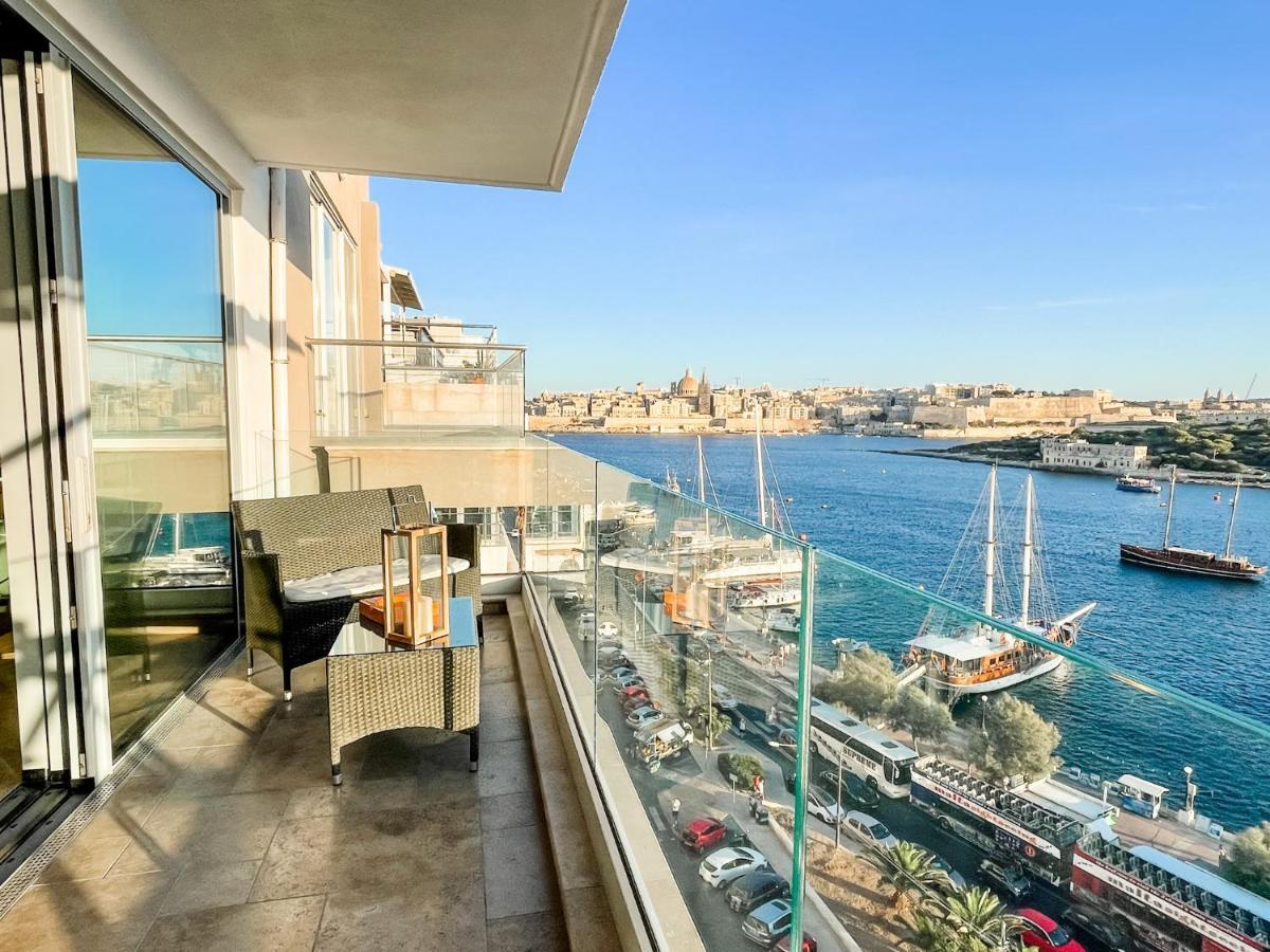 Unique Seafront Triplex Penthouse With Panoramic Bedroom & Rooftop Jacuzzi Overlooking Valletta สลีมา ภายนอก รูปภาพ