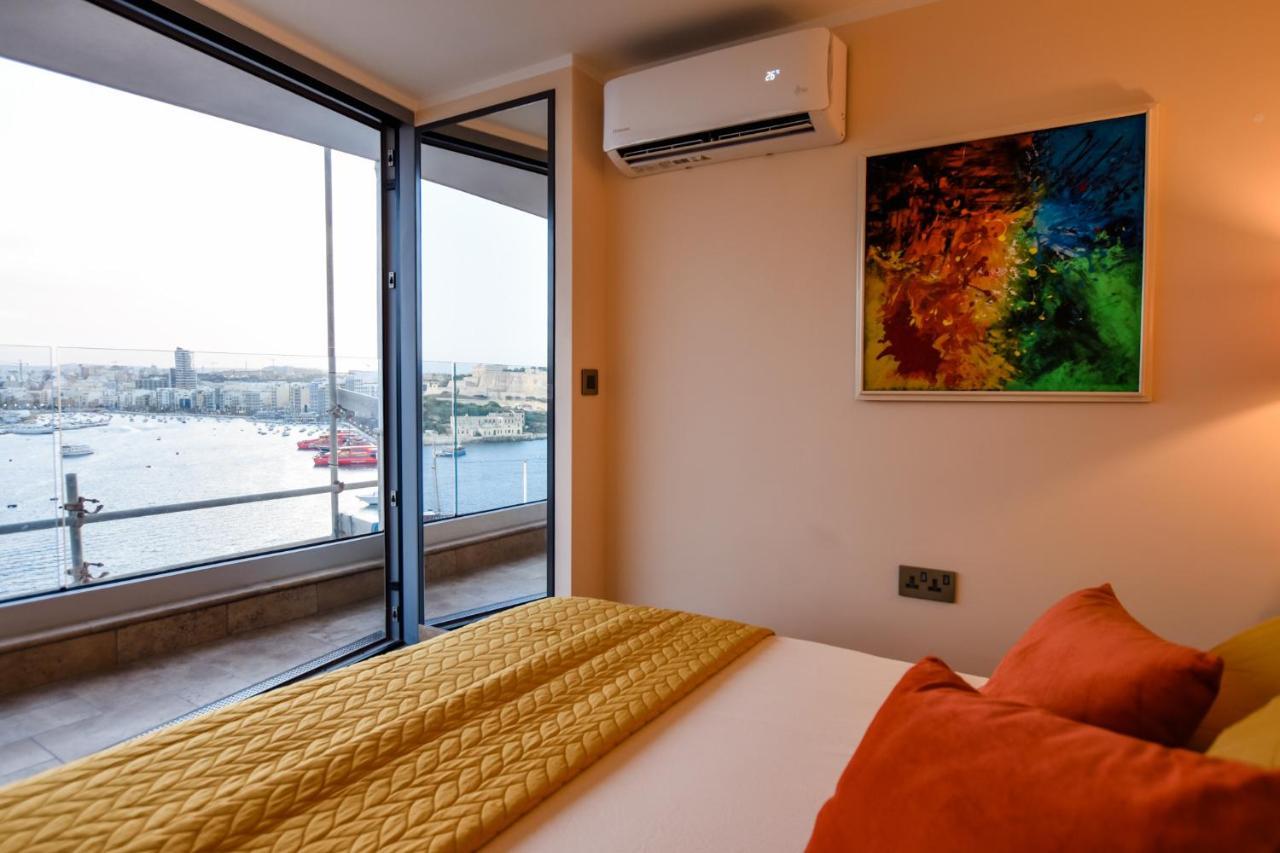 Unique Seafront Triplex Penthouse With Panoramic Bedroom & Rooftop Jacuzzi Overlooking Valletta สลีมา ภายนอก รูปภาพ