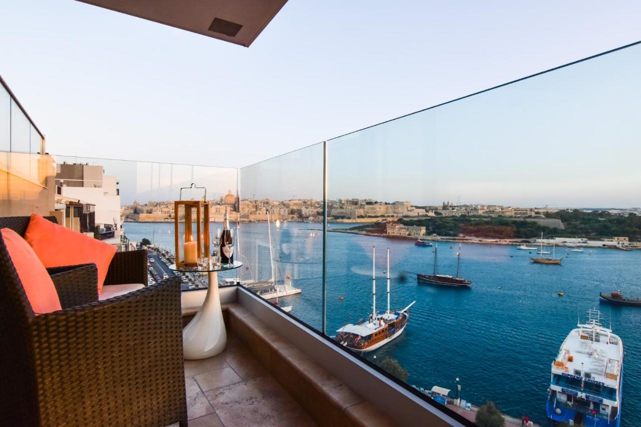 Unique Seafront Triplex Penthouse With Panoramic Bedroom & Rooftop Jacuzzi Overlooking Valletta สลีมา ภายนอก รูปภาพ