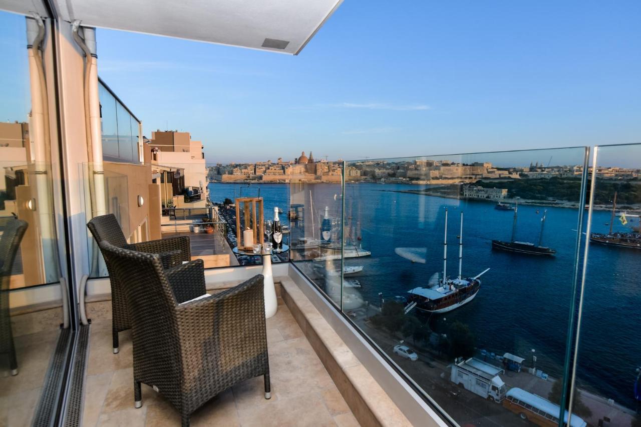 Unique Seafront Triplex Penthouse With Panoramic Bedroom & Rooftop Jacuzzi Overlooking Valletta สลีมา ภายนอก รูปภาพ