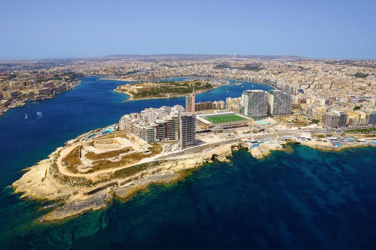 Unique Seafront Triplex Penthouse With Panoramic Bedroom & Rooftop Jacuzzi Overlooking Valletta สลีมา ภายนอก รูปภาพ